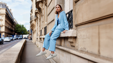 Almost weightless through the day with our feather-light sneakers.